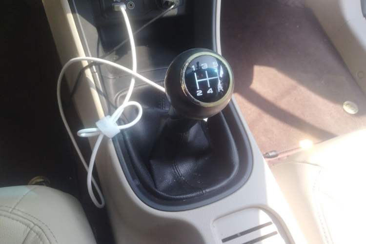Used Roewe 360 2015 1.5L Manual Luxury Edition Gear Lever