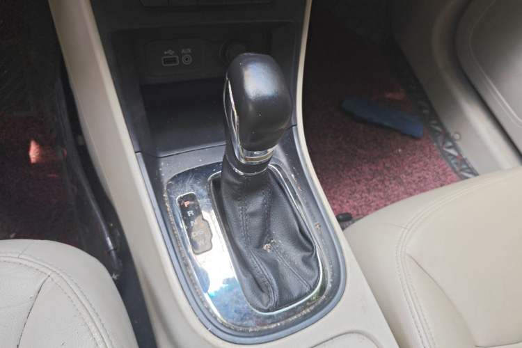 Used Roewe 360 2015 1.5L Automatic Luxury Edition Gear Lever