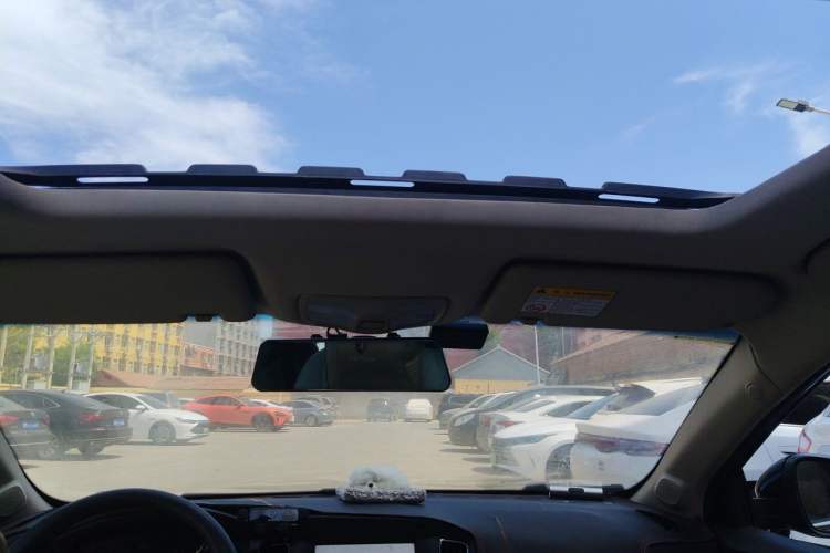 Used Roewe 360 2015 1.5L Automatic Luxury Edition Headliner