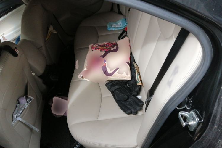 Used Roewe 360 2015 1.5L Automatic Luxury Edition Left Rear Seat