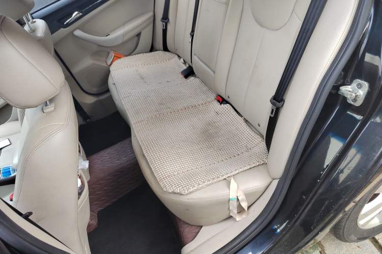 Used Roewe 360 2015 1.5L Automatic Luxury Edition Left Rear Seat