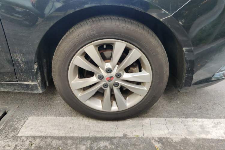 Used Roewe 360 2015 1.5L Manual Luxury Edition Right Front Wheel Hub