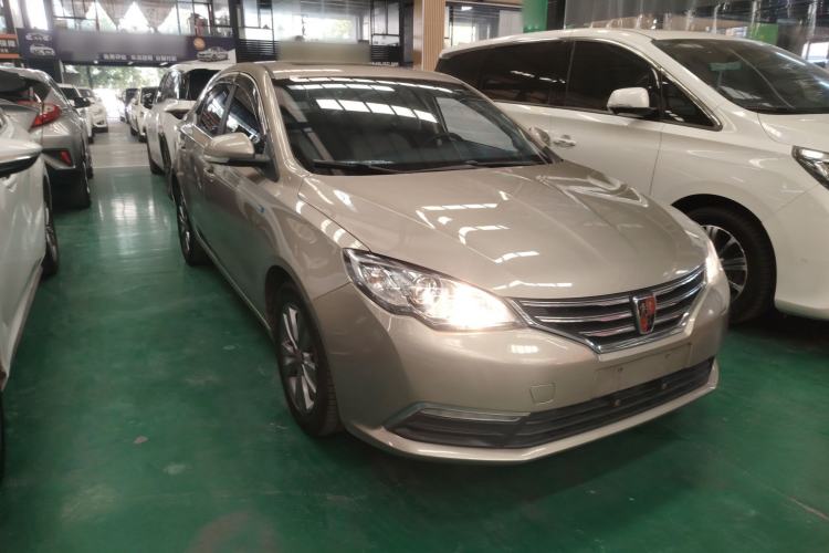 Used Roewe 360 2015 20T TST Deluxe Edition Front Right 45 Deg