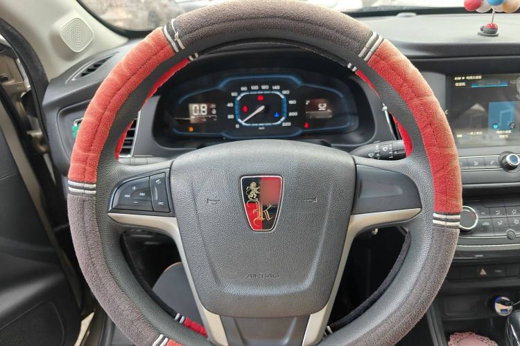 Used Roewe 360 2015 1.5L Automatic Luxury Edition Interior 1