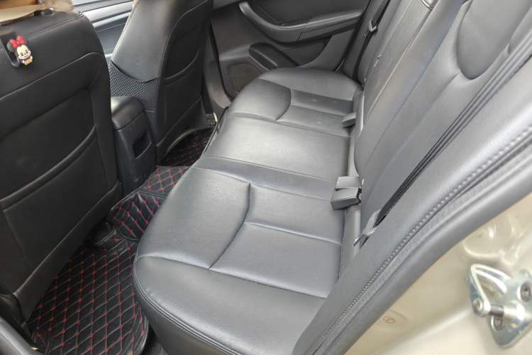 Used Roewe 360 2015 1.5L Automatic Luxury Edition Interior 5