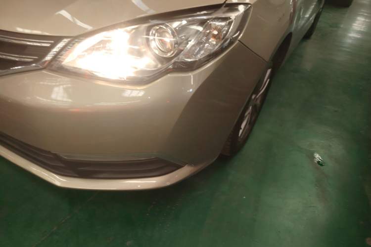 Used Roewe 360 2015 20T TST Deluxe Edition Left Front Headlight