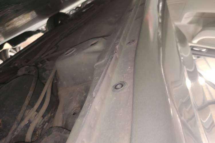Used Roewe 360 2015 20T TST Deluxe Edition Left Side Sill