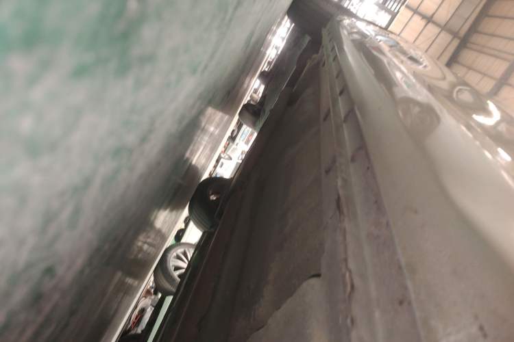 Used Roewe 360 2015 20T TST Deluxe Edition Right Side Sill