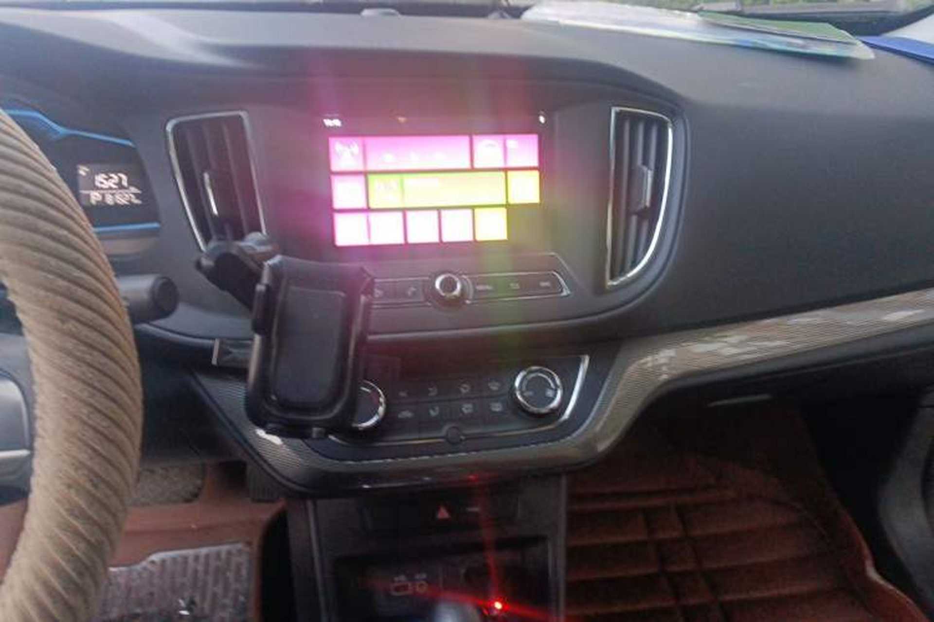 Used Roewe 360 2015 1.5L Automatic Luxury Edition Audio And AC Panel