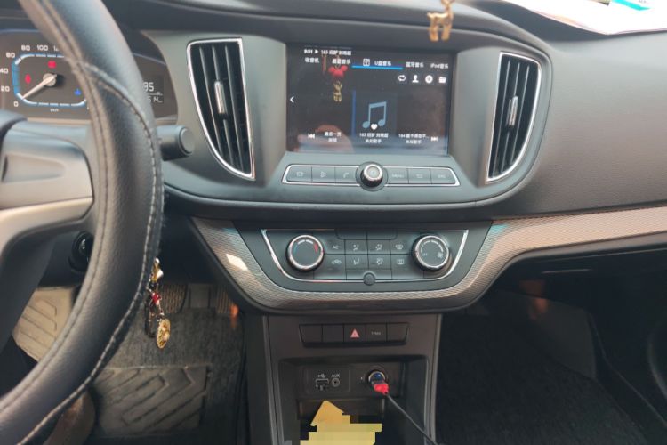 Used Roewe 360 2015 1.5L Manual Luxury Edition Audio And AC Panel