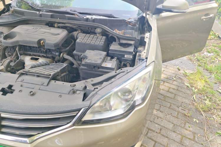 Used Roewe 360 2015 1.5L Manual Luxury Edition Engine Bay Left
