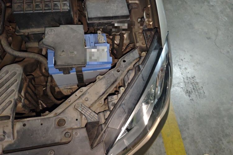 Used Roewe 360 2015 1.5L Automatic Luxury Edition Engine Bay Left