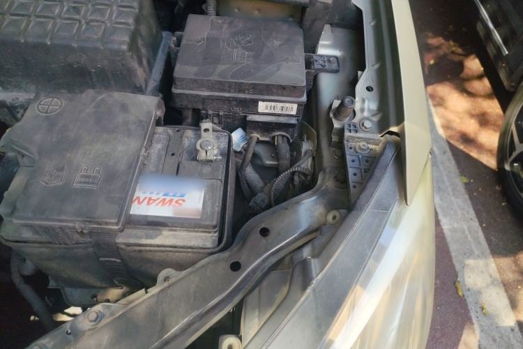Used Roewe 360 2015 1.5L Manual Luxury Edition Engine Bay Left