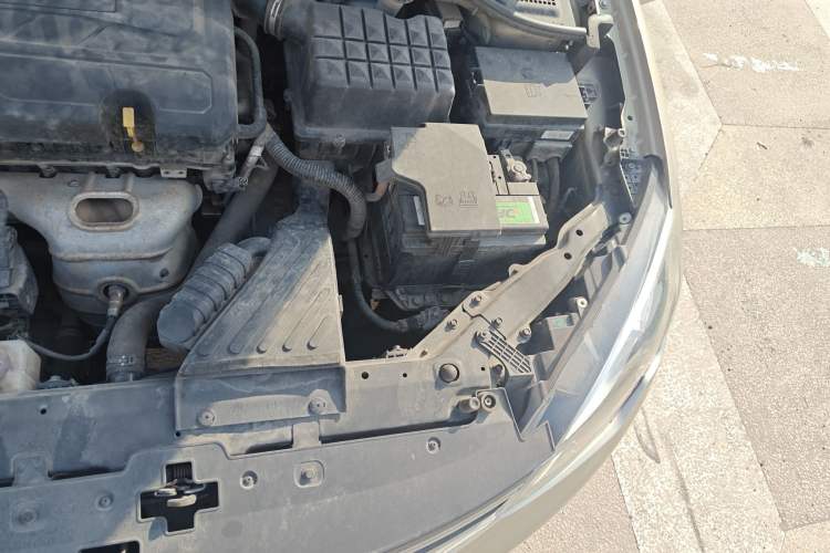 Used Roewe 360 2015 1.5L Automatic Luxury Edition Engine Bay Left