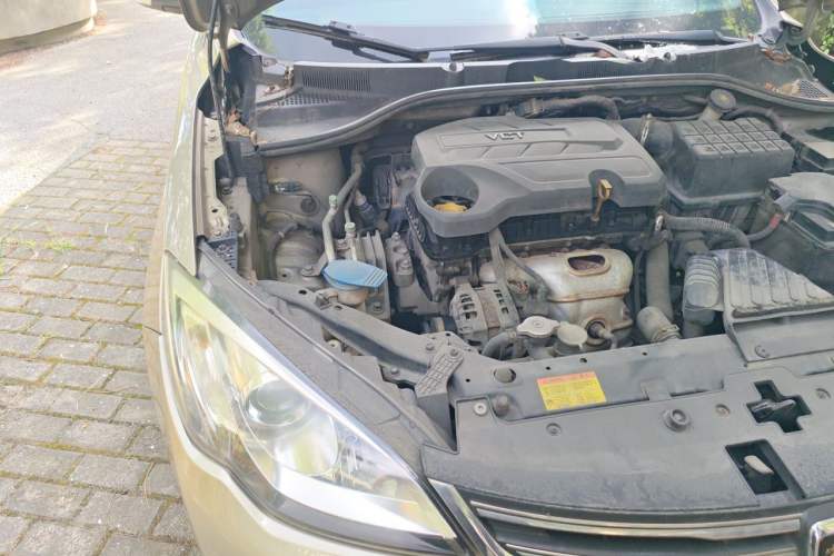 Used Roewe 360 2015 1.5L Manual Luxury Edition Engine Bay Right