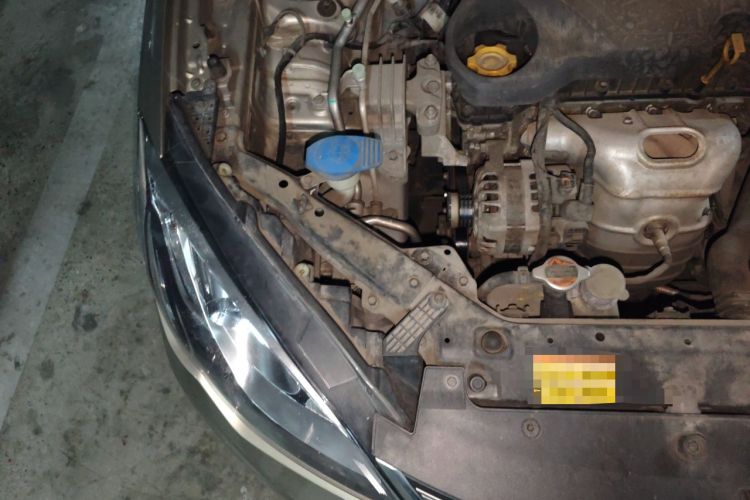 Used Roewe 360 2015 1.5L Automatic Luxury Edition Engine Bay Right