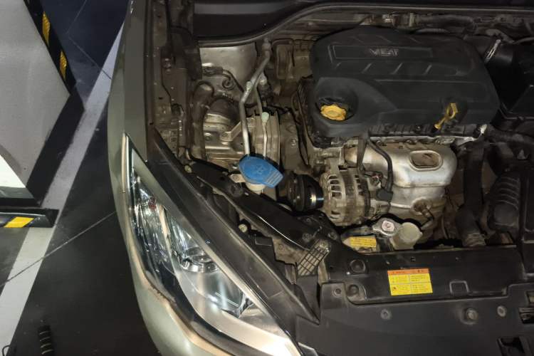 Used Roewe 360 2015 1.5L Automatic Luxury Edition Engine Bay Right