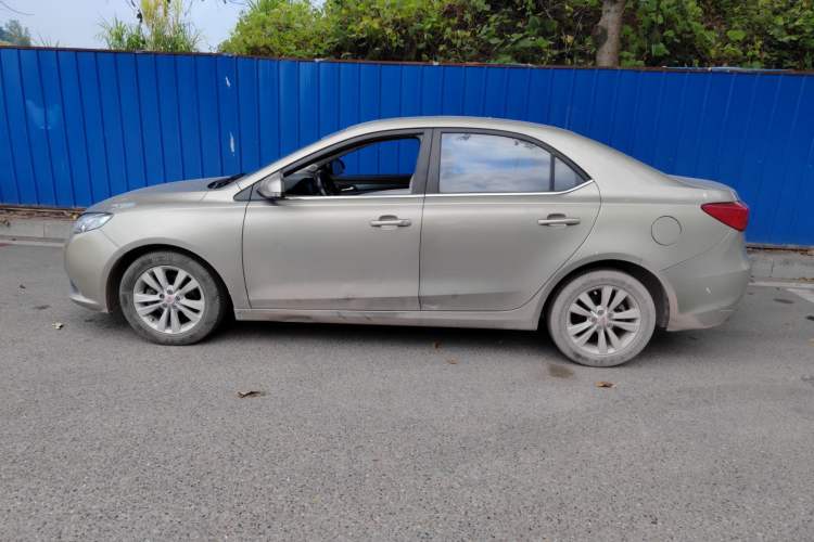 Used Roewe 360 2015 1.5L Automatic Luxury Edition Exterior 5