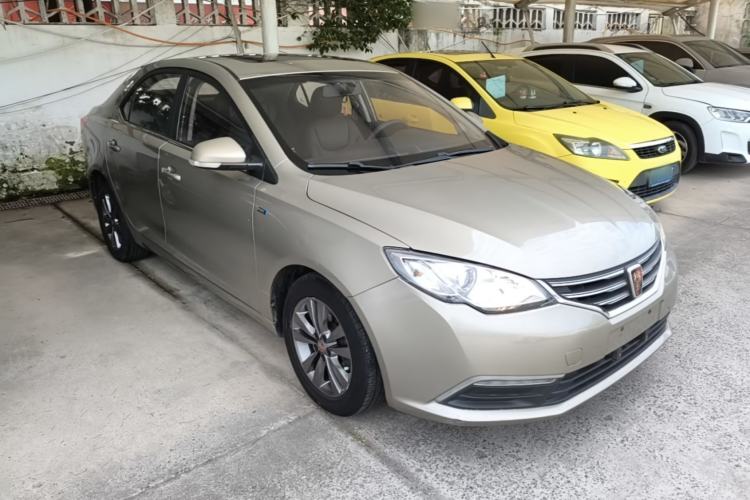 Used Roewe 360 2015 20T TST Deluxe Edition Front Right 45 Deg