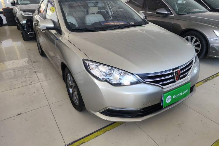 Used Roewe 360 2015 20T TST Deluxe Edition Front Right 45 Deg