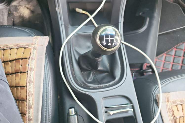 Used Roewe 360 2015 1.5L Manual Luxury Edition Gear Lever