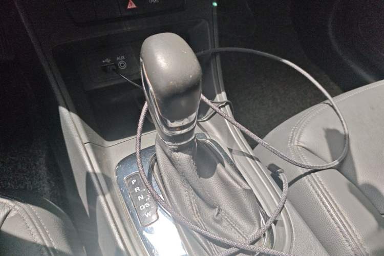 Used Roewe 360 2015 1.5L Automatic Luxury Edition Gear Lever
