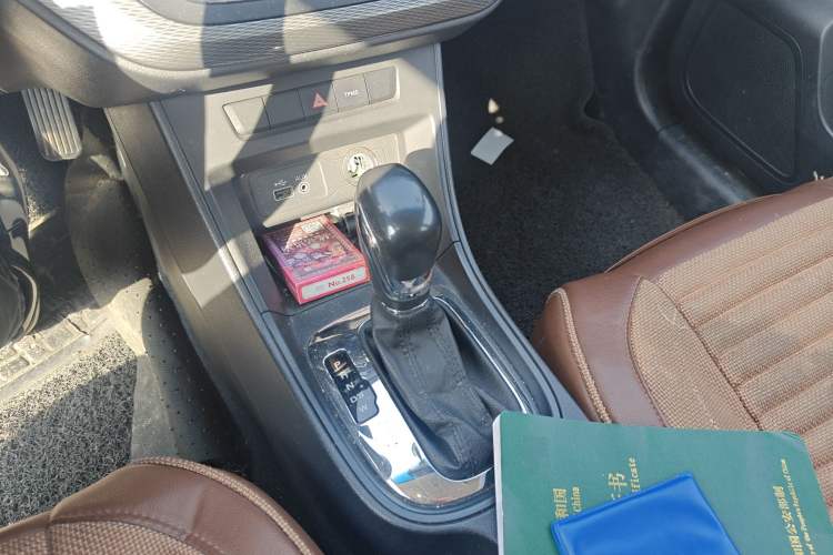 Used Roewe 360 2015 1.5L Automatic Luxury Edition Gear Lever