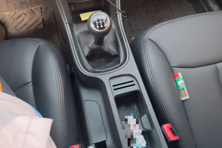 Used Roewe 360 2015 1.5L Manual Luxury Edition Gear Lever