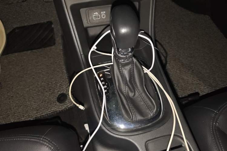 Used Roewe 360 2015 1.5L Automatic Luxury Edition Gear Lever