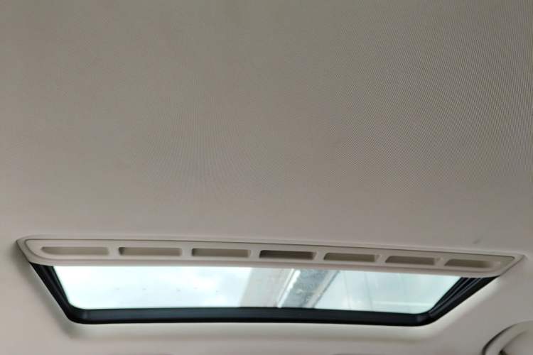 Used Roewe 360 2015 20T TST Deluxe Edition Headliner