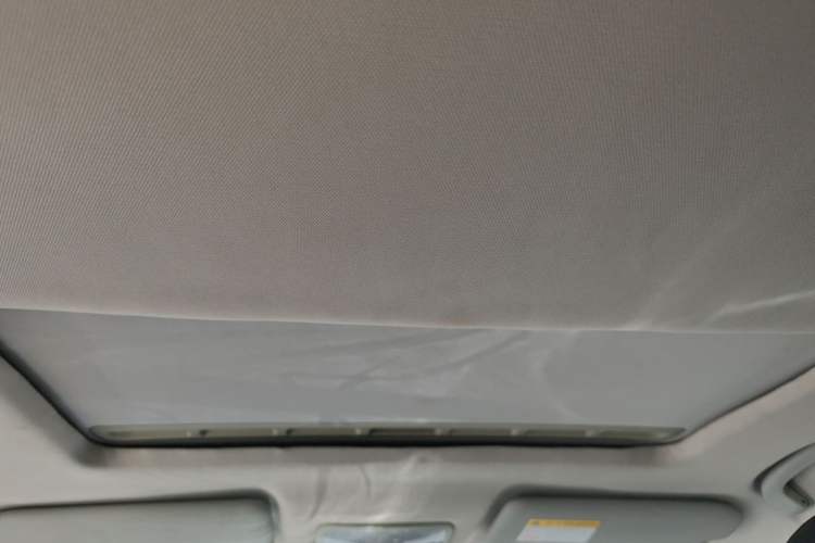 Used Roewe 360 2015 1.5L Automatic Luxury Edition Headliner