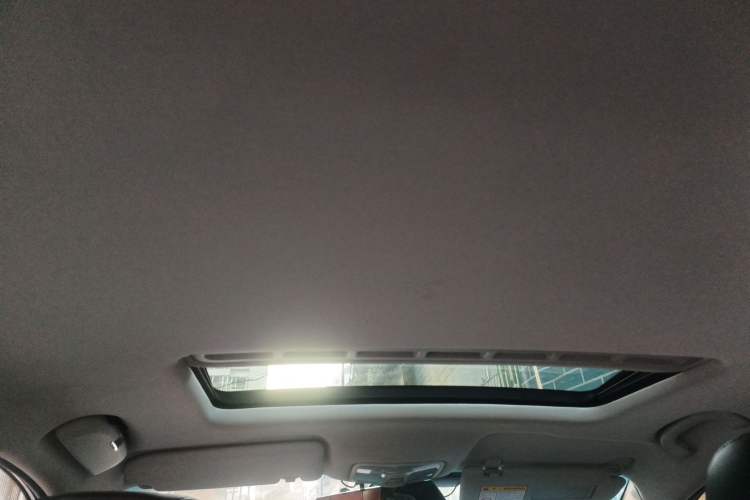 Used Roewe 360 2015 1.5L Manual Luxury Edition Headliner