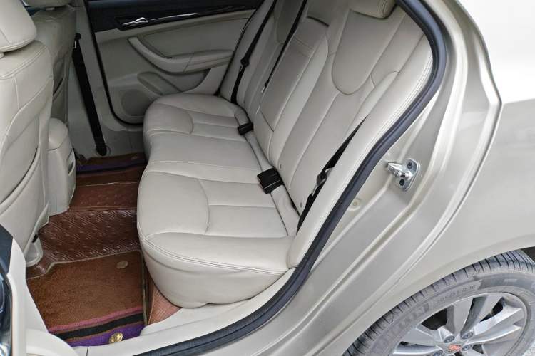 Used Roewe 360 2015 20T TST Deluxe Edition Interior 1