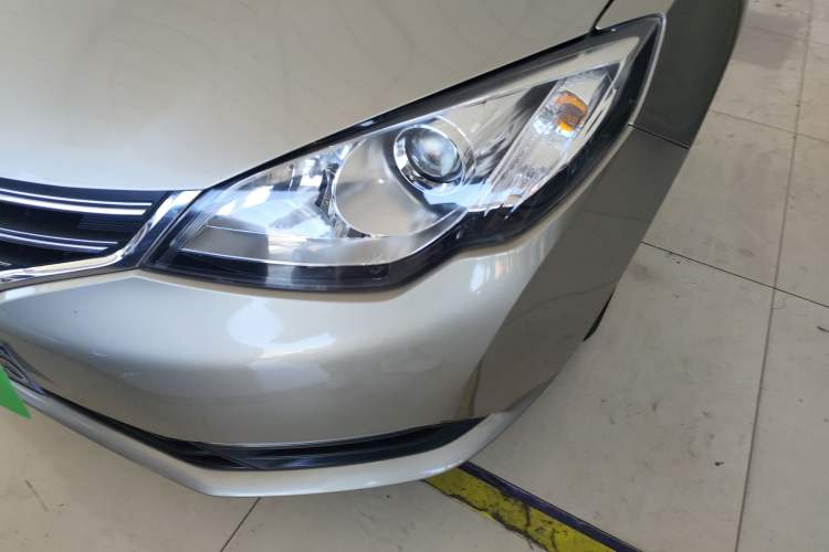 Used Roewe 360 2015 20T TST Deluxe Edition Left Front Headlight