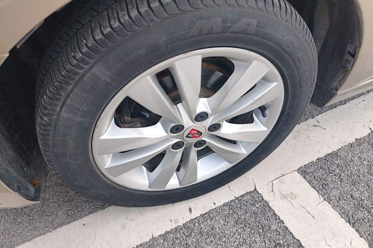 Used Roewe 360 2015 1.5L Automatic Elite Edition Left Front Wheel Hub