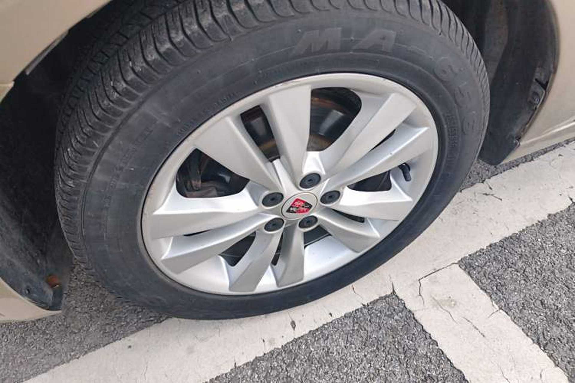 Used Roewe 360 2015 1.5L Automatic Elite Edition Left Front Wheel Hub