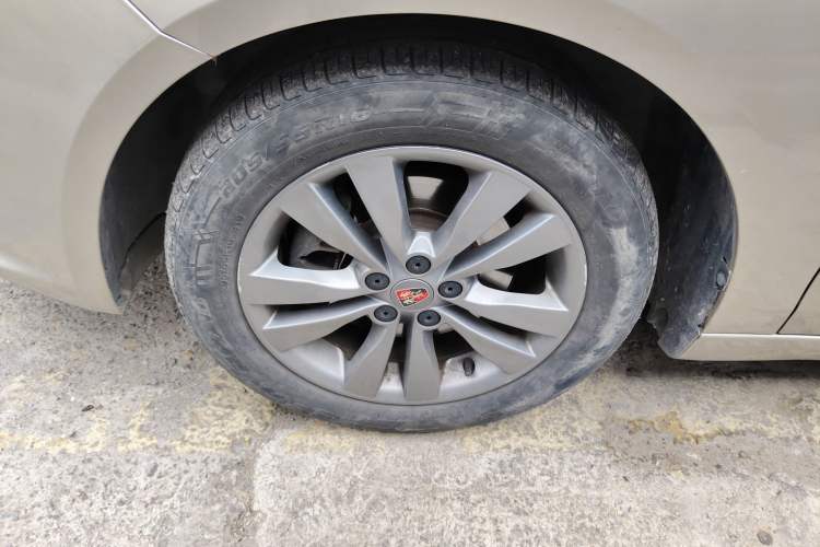 Used Roewe 360 2015 20T TST Deluxe Edition Left Front Wheel Hub