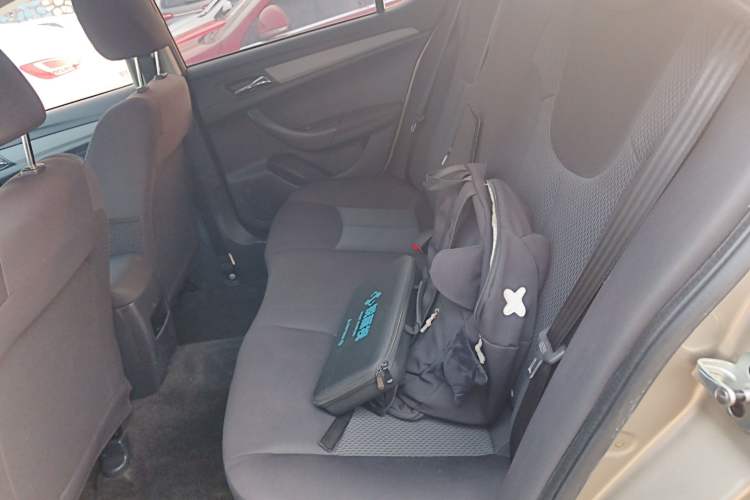 Used Roewe 360 2015 1.5L Automatic Elite Edition Left Rear Seat