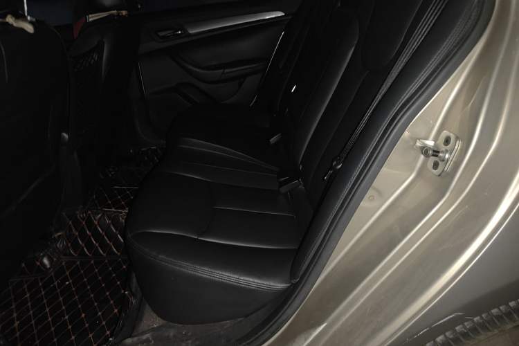 Used Roewe 360 2015 1.5L Automatic Luxury Edition Left Rear Seat