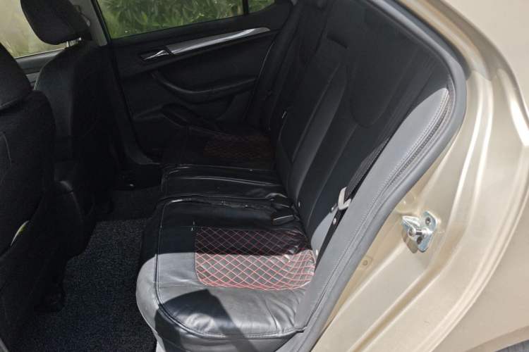 Used Roewe 360 2015 1.5L Automatic Luxury Edition Left Rear Seat