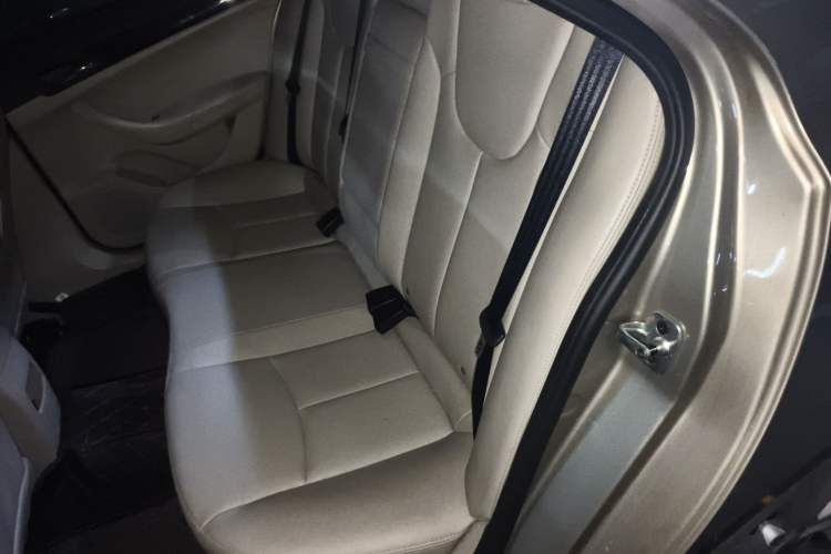 Used Roewe 360 2015 1.5L Automatic Luxury Edition Left Rear Seat
