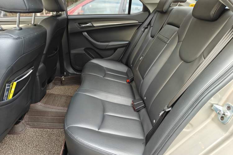 Used Roewe 360 2015 1.5L Automatic Luxury Edition Left Rear Seat