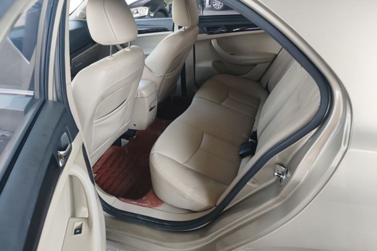 Used Roewe 360 2015 1.5L Automatic Luxury Edition Left Rear Seat