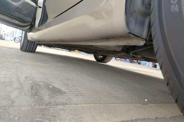 Used Roewe 360 2015 1.5L Manual Luxury Edition Left Side Sill