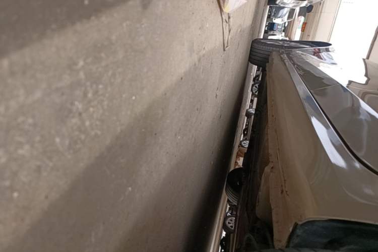 Used Roewe 360 2015 1.5L Manual Luxury Edition Left Side Sill