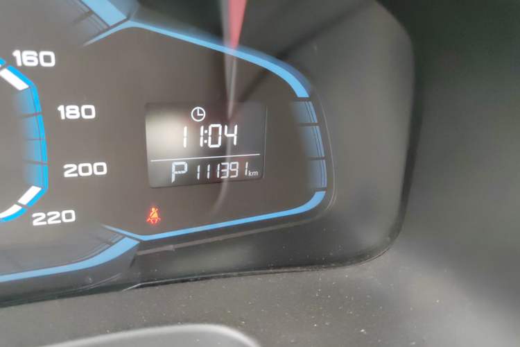Used Roewe 360 2015 1.5L Automatic Luxury Edition Odometer Close Up