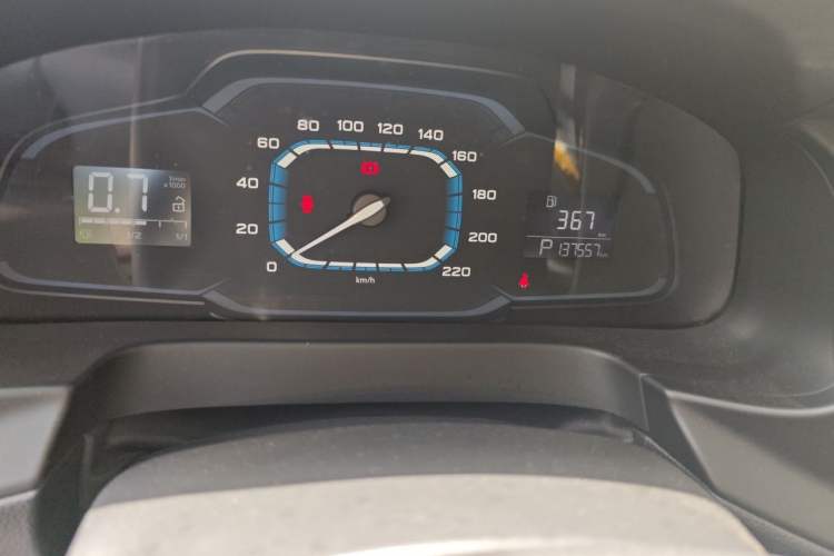 Used Roewe 360 2015 1.5L Automatic Luxury Edition Odometer Close Up