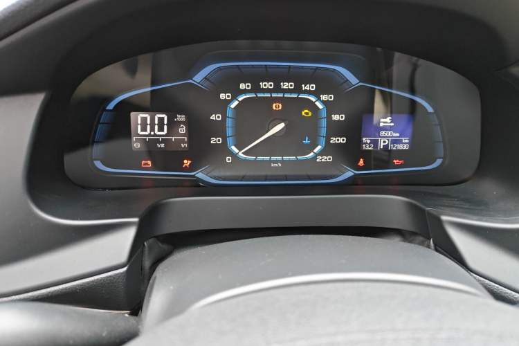 Used Roewe 360 2015 20T TST Deluxe Edition Odometer Close Up