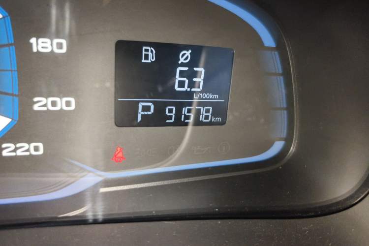 Used Roewe 360 2015 1.5L Automatic Luxury Edition Odometer Close Up