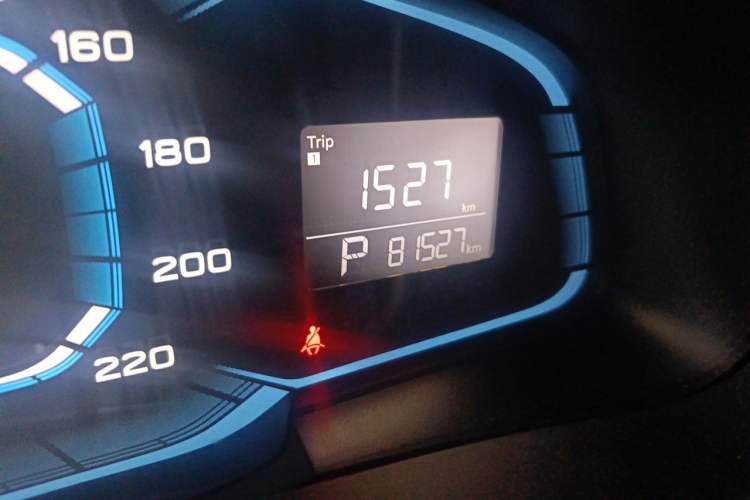 Used Roewe 360 2015 1.5L Automatic Luxury Edition Odometer Close Up